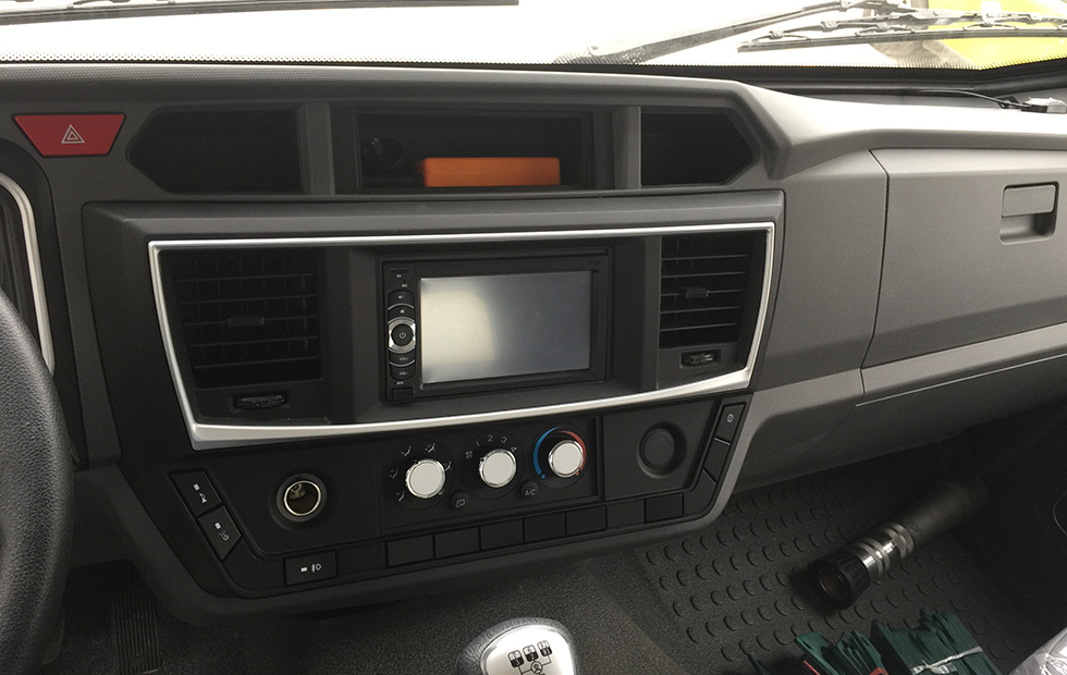 齊東方牌CLD5070GXWEQ6型吸污車